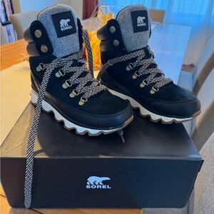 SOREL Kinetic Conquest Sneaker size 7 Black